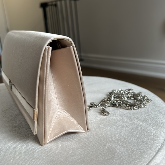 Gold/ cream satin clutch - Picture 2 of 5